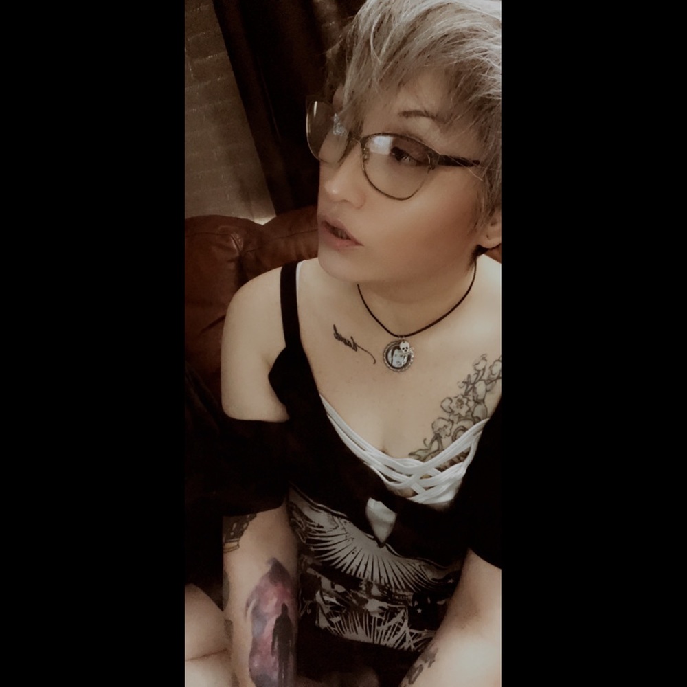 Meet your Posher, Cassandra